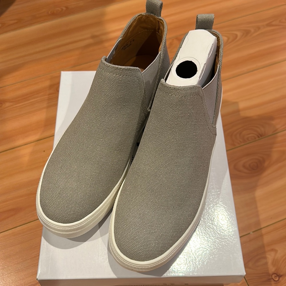 🚫🚫🚫BNWT REPORT Raylee shoes in Grey size 7.5